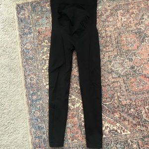 BLANQI Everyday Maternity Belly support leggings.